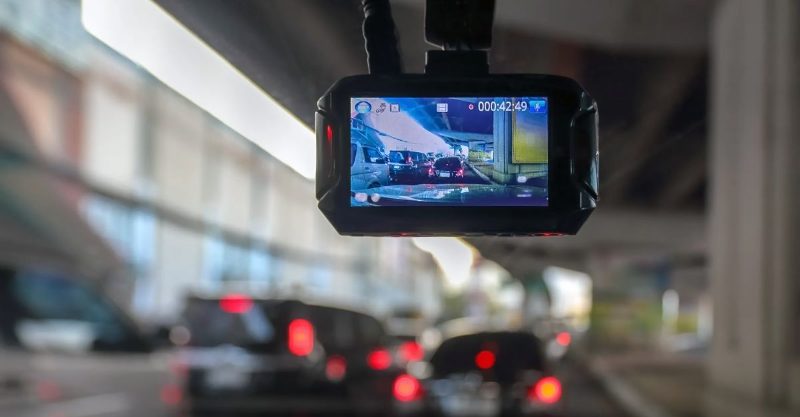 Có nhiều loại camera hành trình ghi hình trong xe
